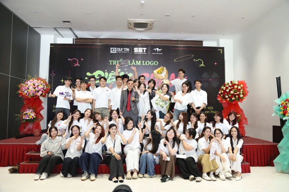 Sự kiện "Điểm Chạm"